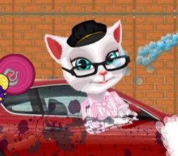 Play Talking Angela and the New Born Baby Game